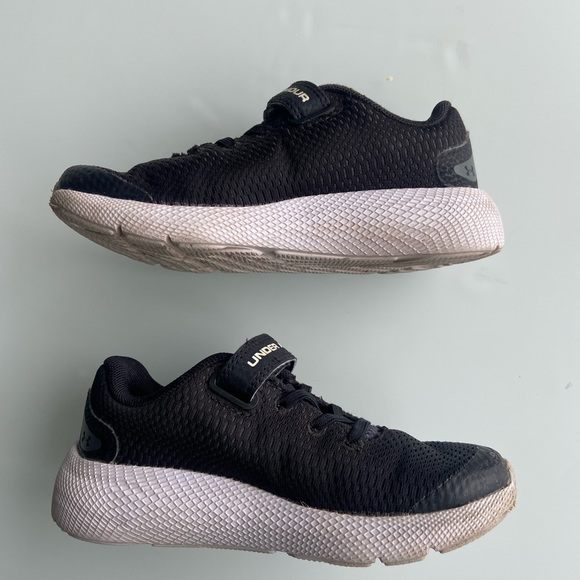 Under Armour Size 11 kids - Picture 2 of 5